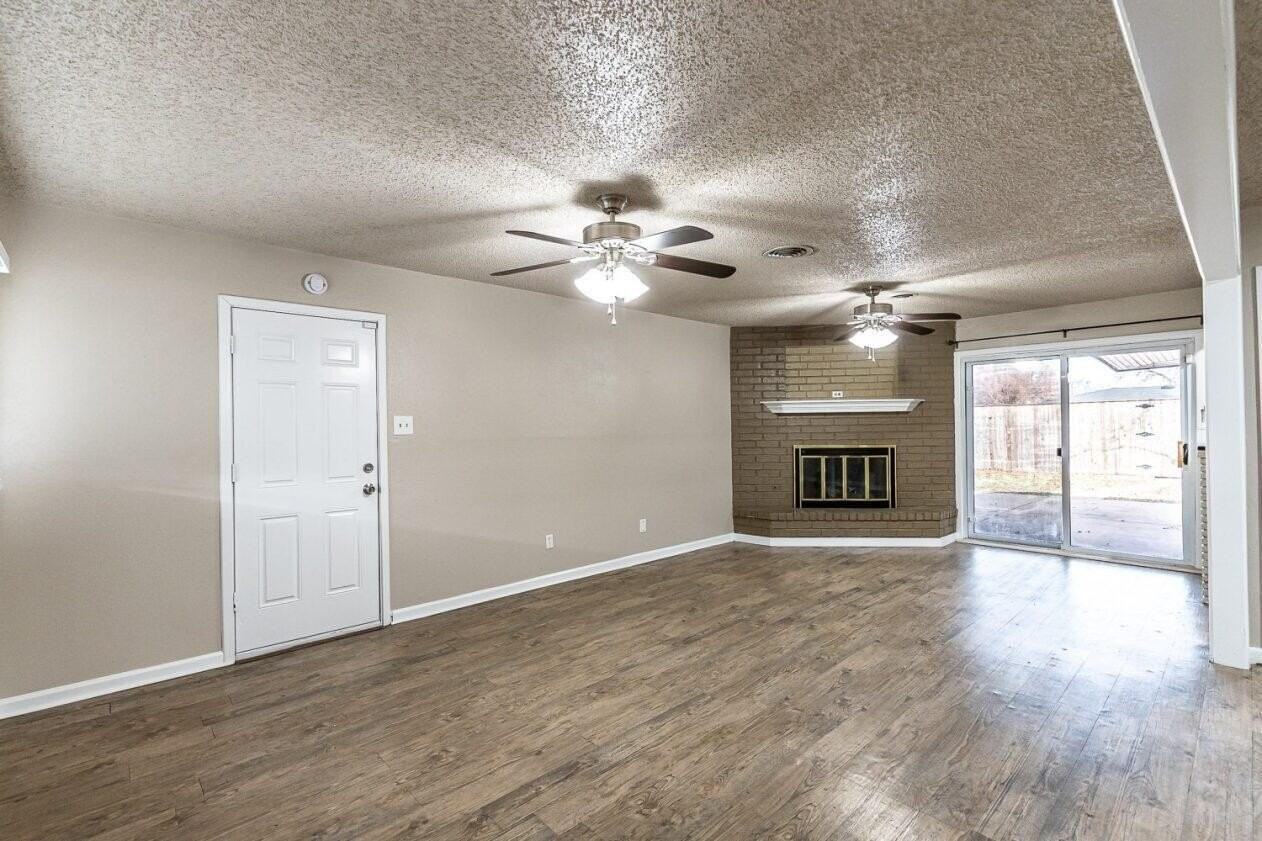4314 45th St - Photo 5 of 20