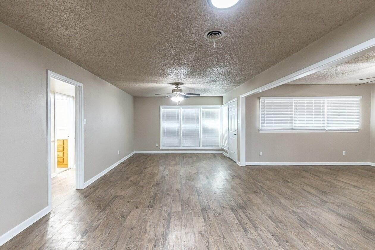 4314 45th St - Photo 7 of 20