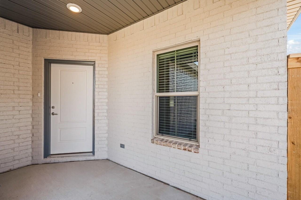 1127 N 7th St - Photo 6 of 24