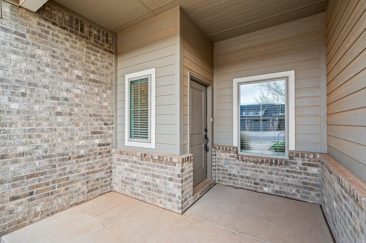 2554 138th St - Photo 2 of 16