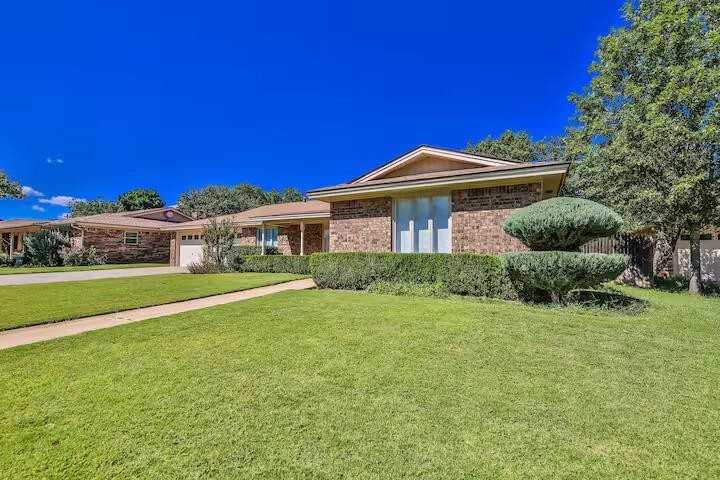 5708 77th St - Photo 4 of 38