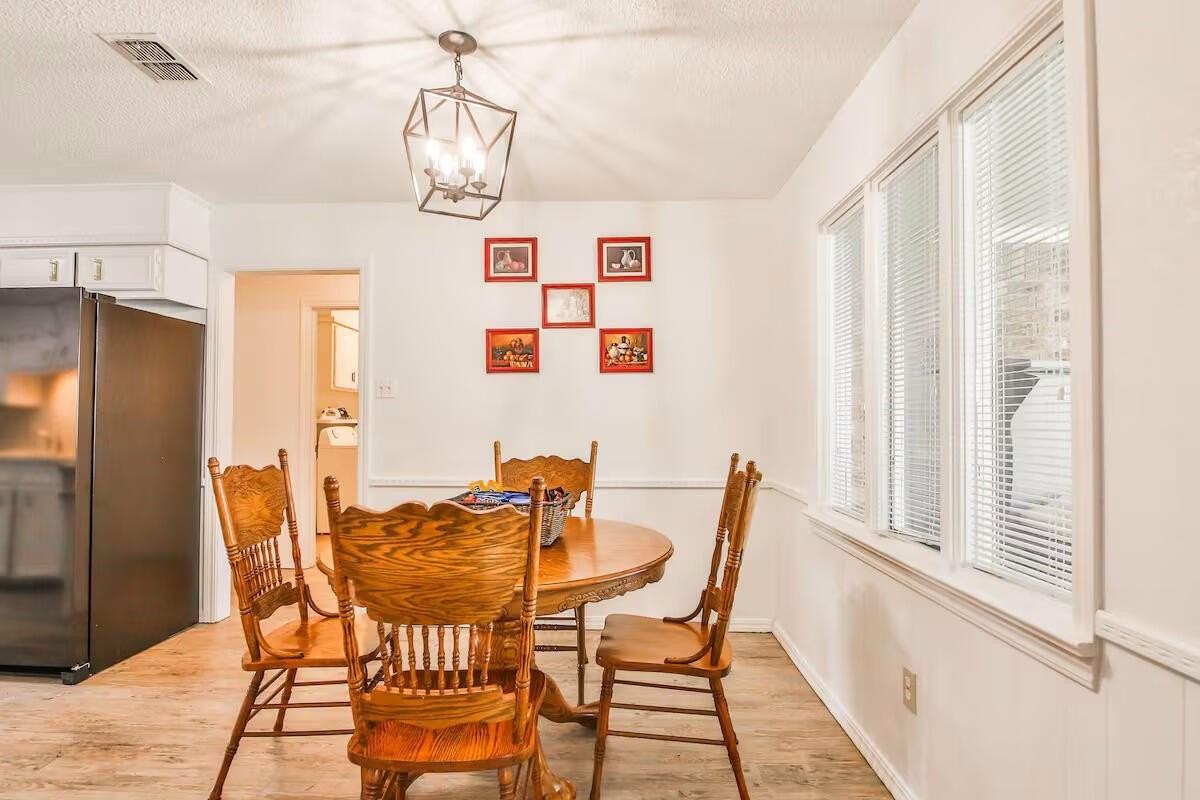 5708 77th St - Photo 7 of 38