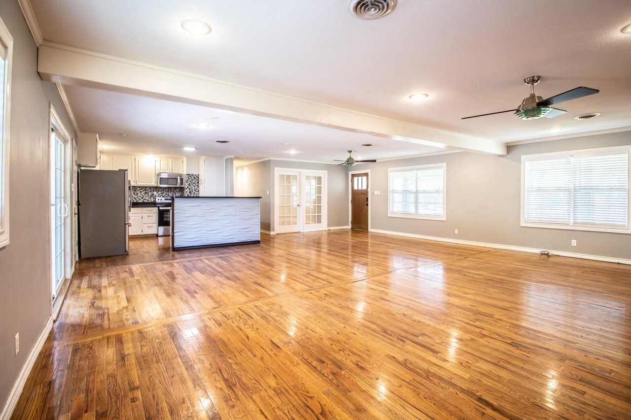 4506 18th St - Photo 5 of 22