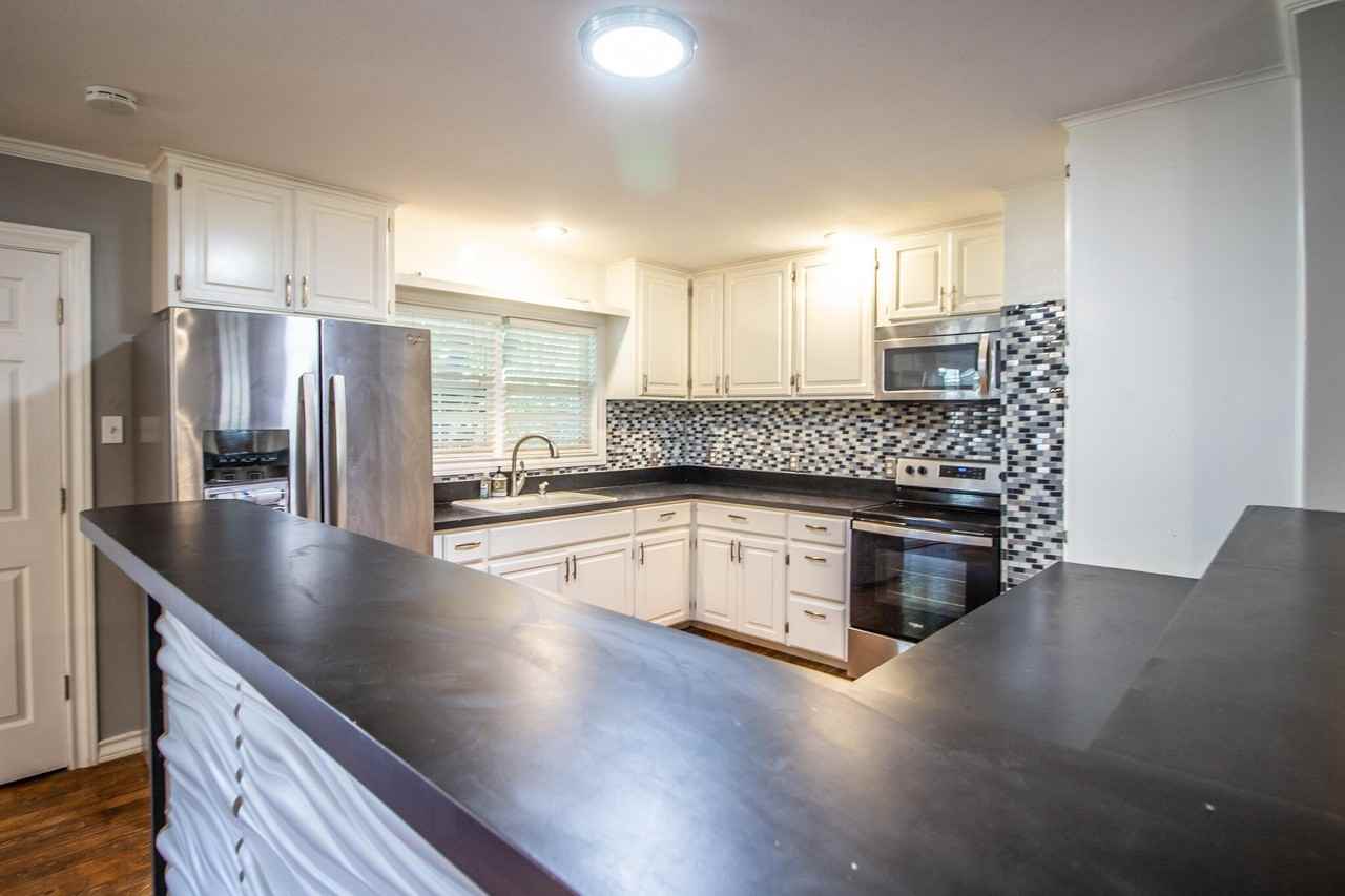 4506 18th St - Photo 7 of 22