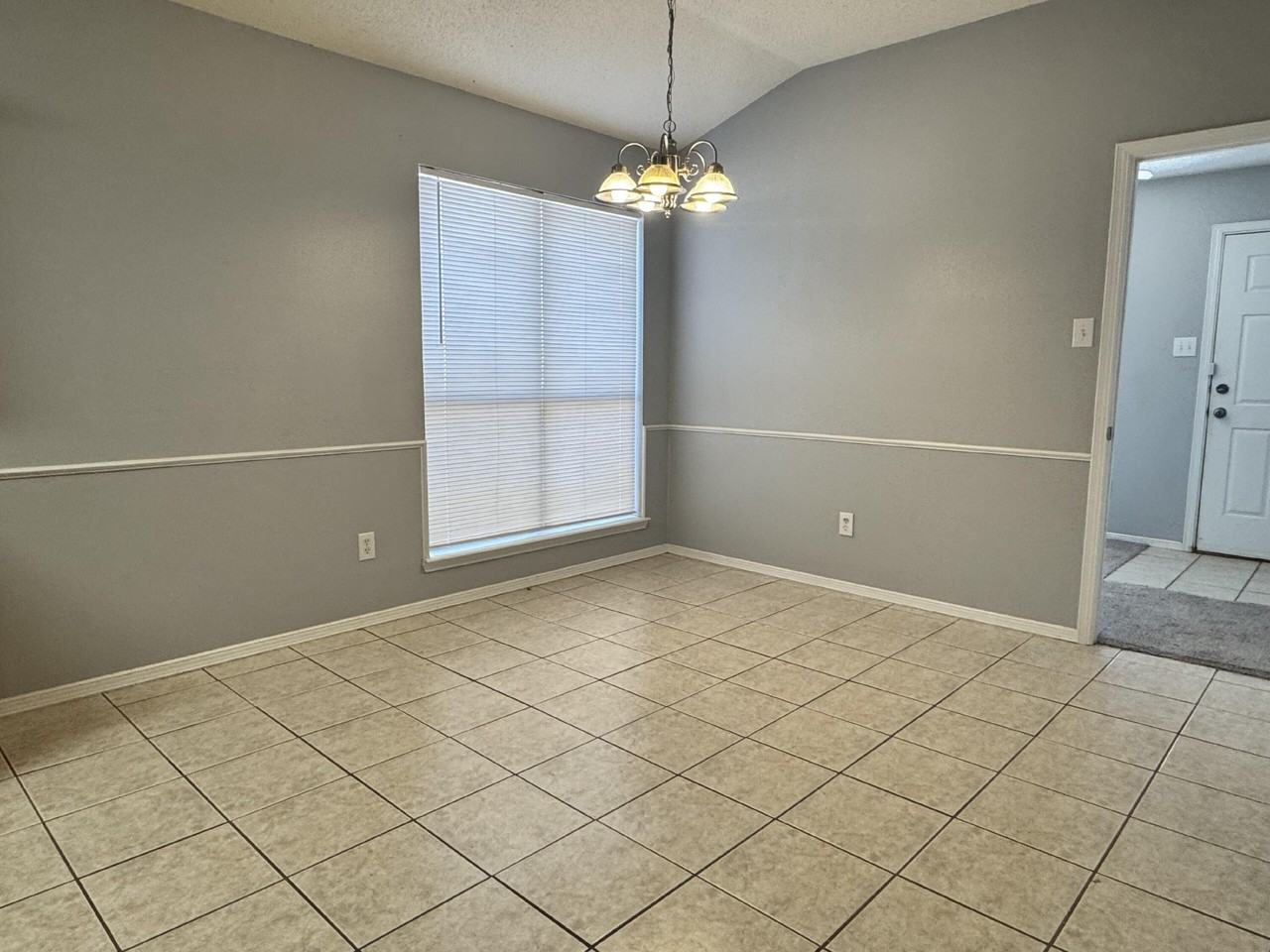 6201 18th St - Photo 6 of 13