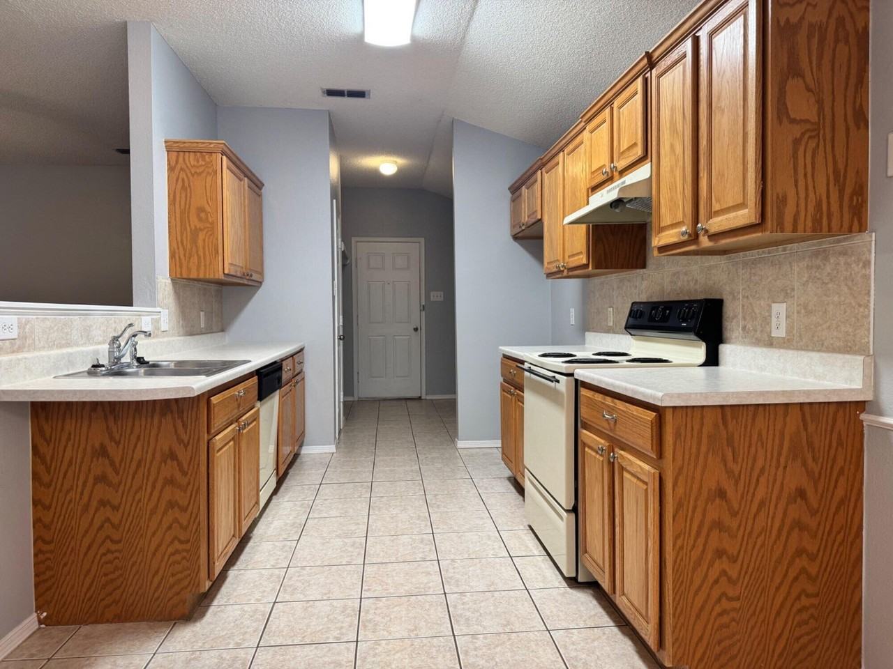 6201 18th St - Photo 7 of 13