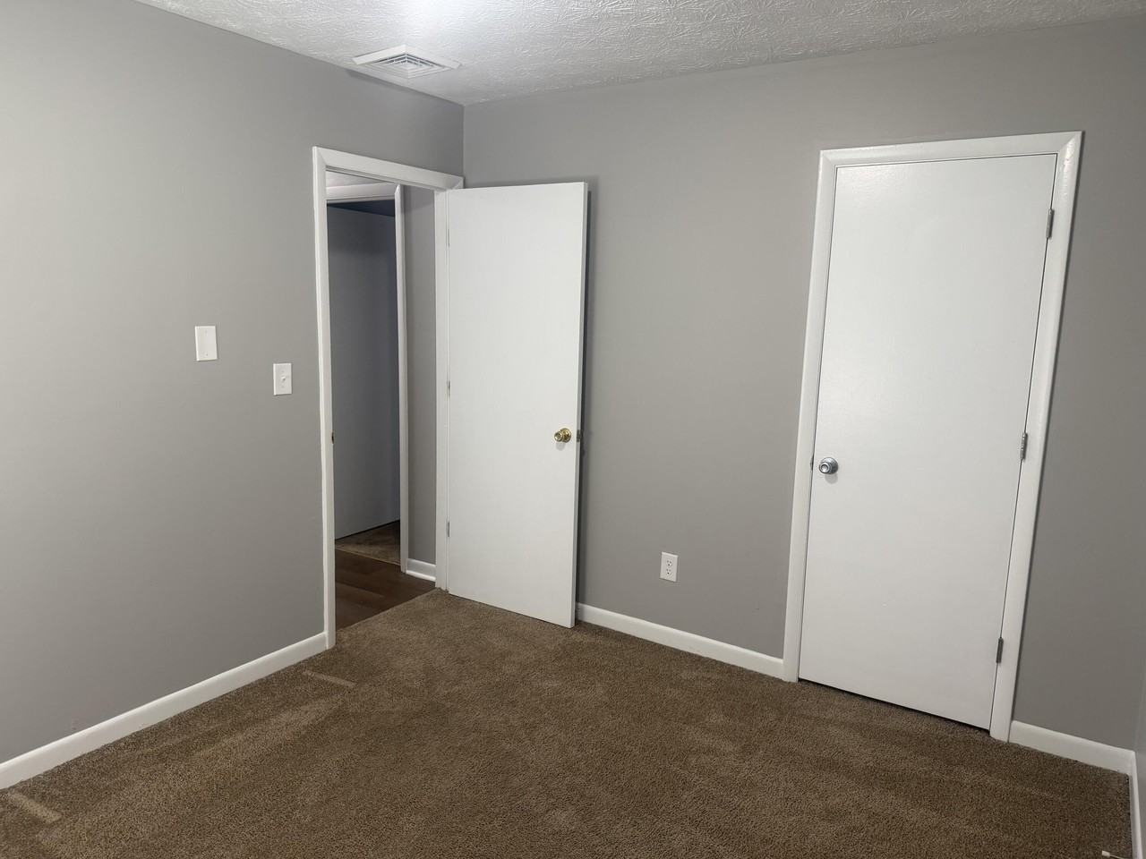 1079 Trent Blvd - Photo 5 of 13