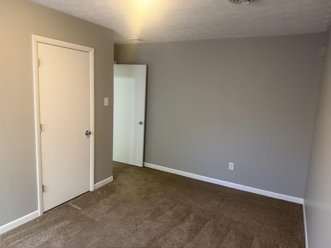 1079 Trent Blvd - Photo 6 of 13