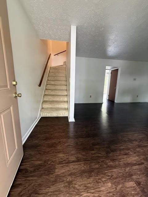 3479 Sutherland Dr - Photo 2 of 13