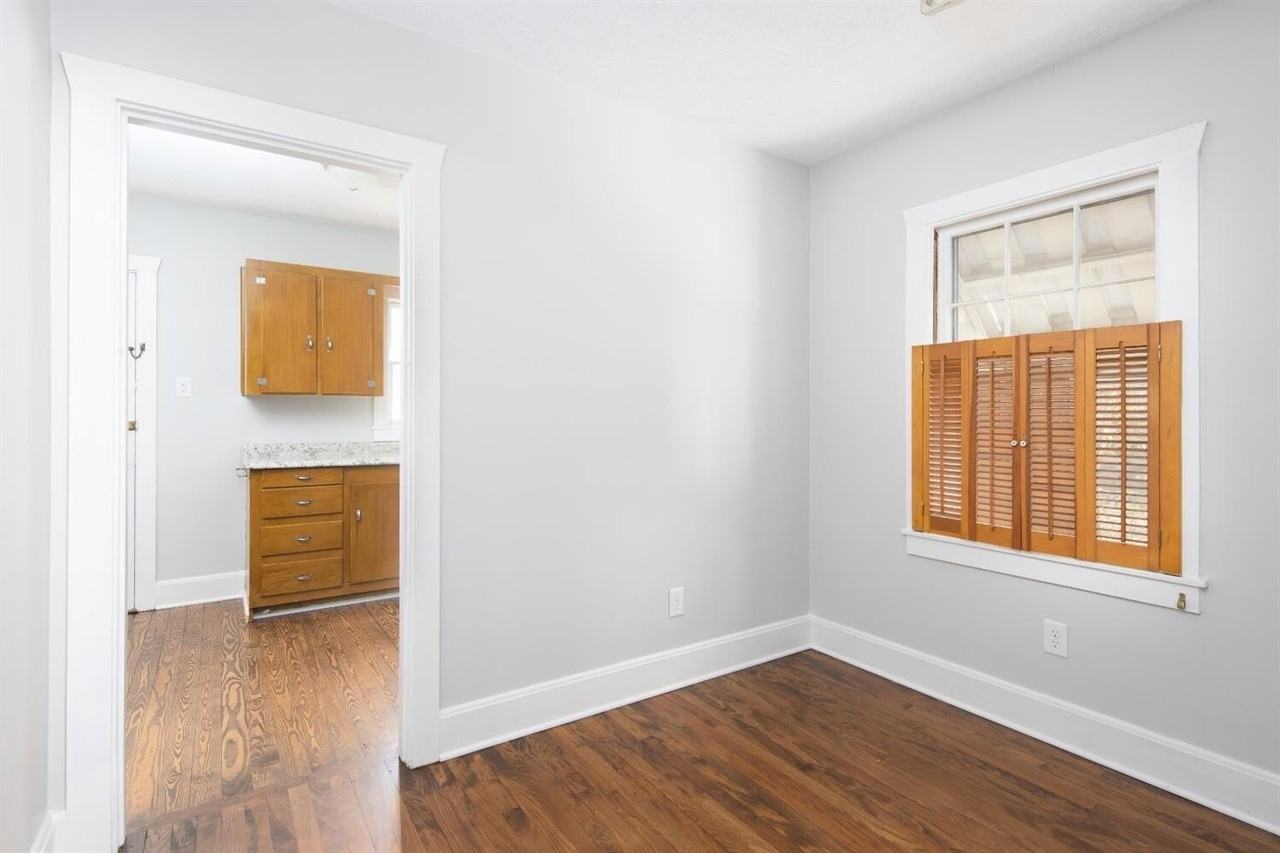 1220 Hammond Ave - Photo 7 of 27