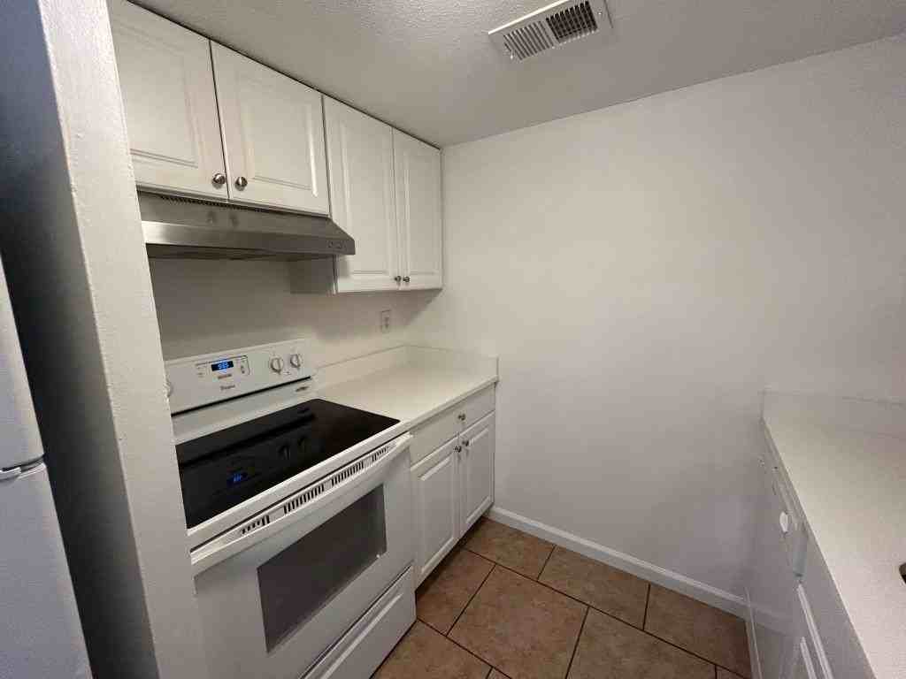 619 Patterson St #5 - Photo 6 of 11