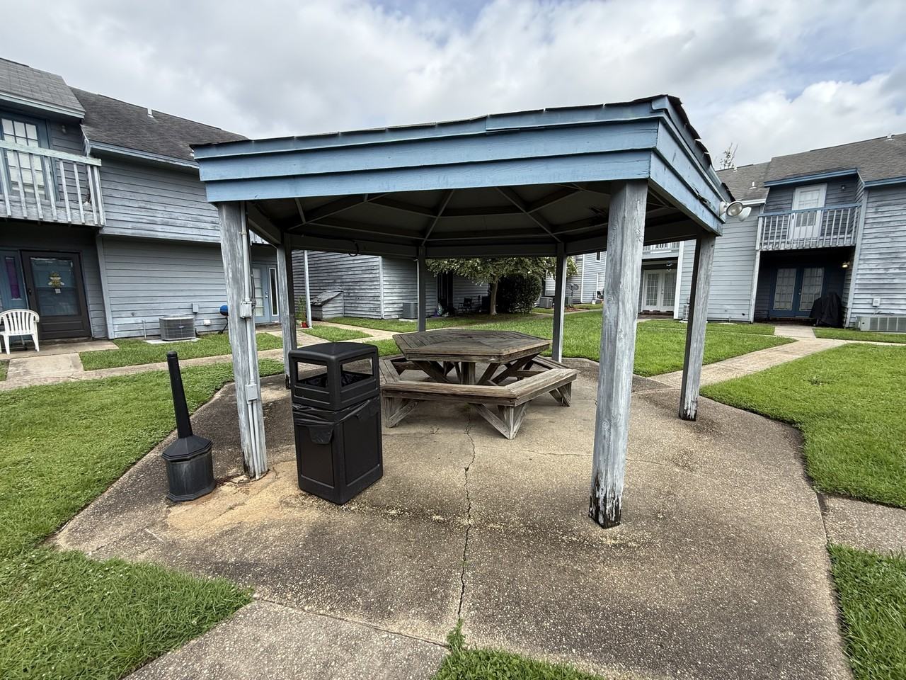 1325 Greendale AvenueUnit 38 #1 - Photo 6 of 18