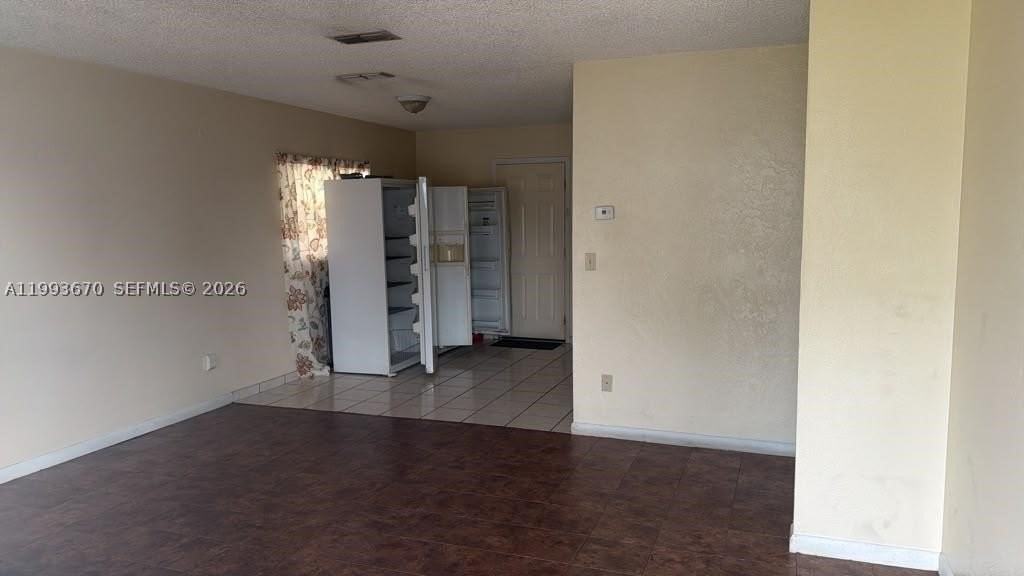 421 Las Palmas Cir #0 - Photo 3 of 10