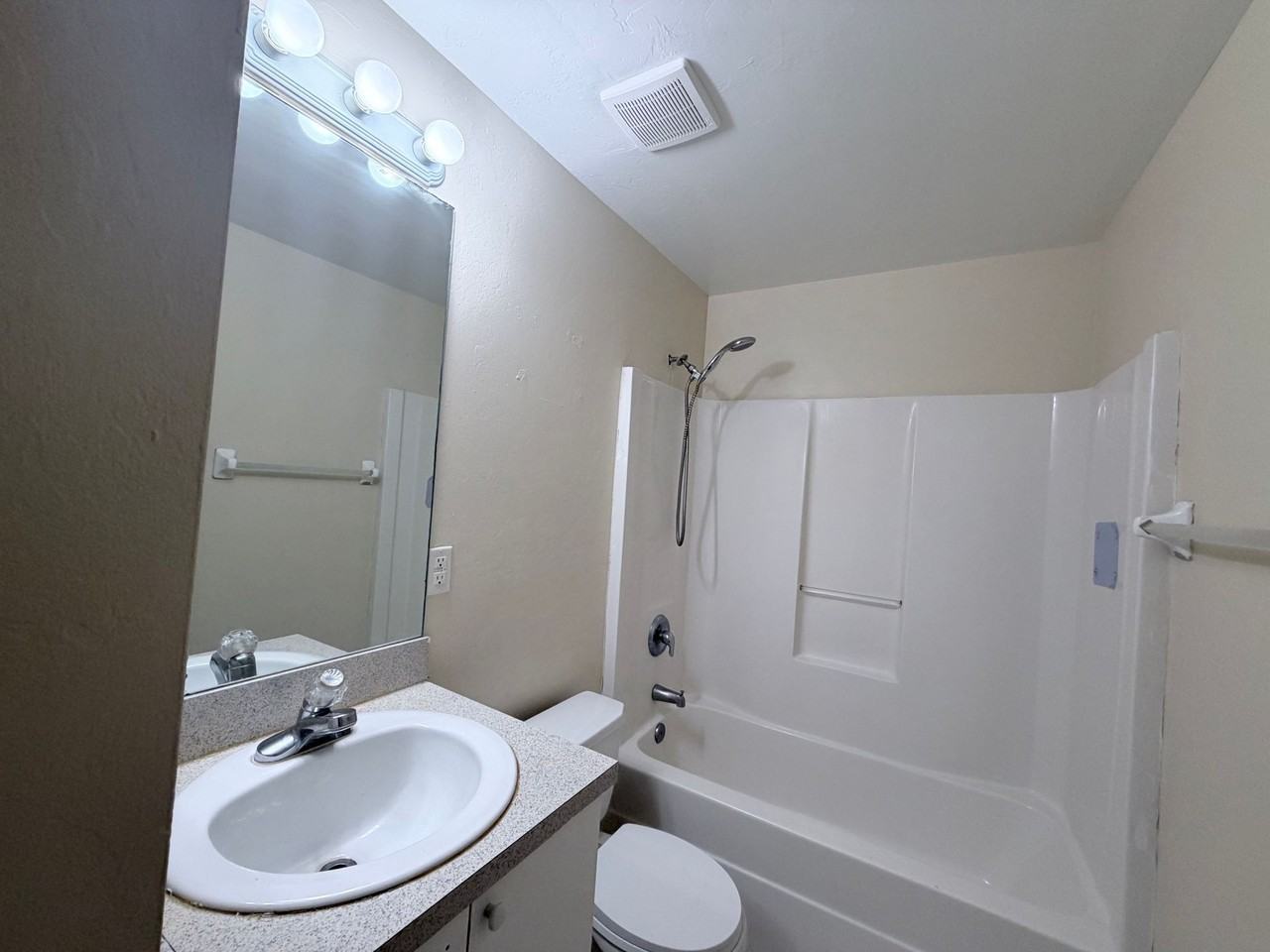 4538 Golfview Blvd - Photo 7 of 14