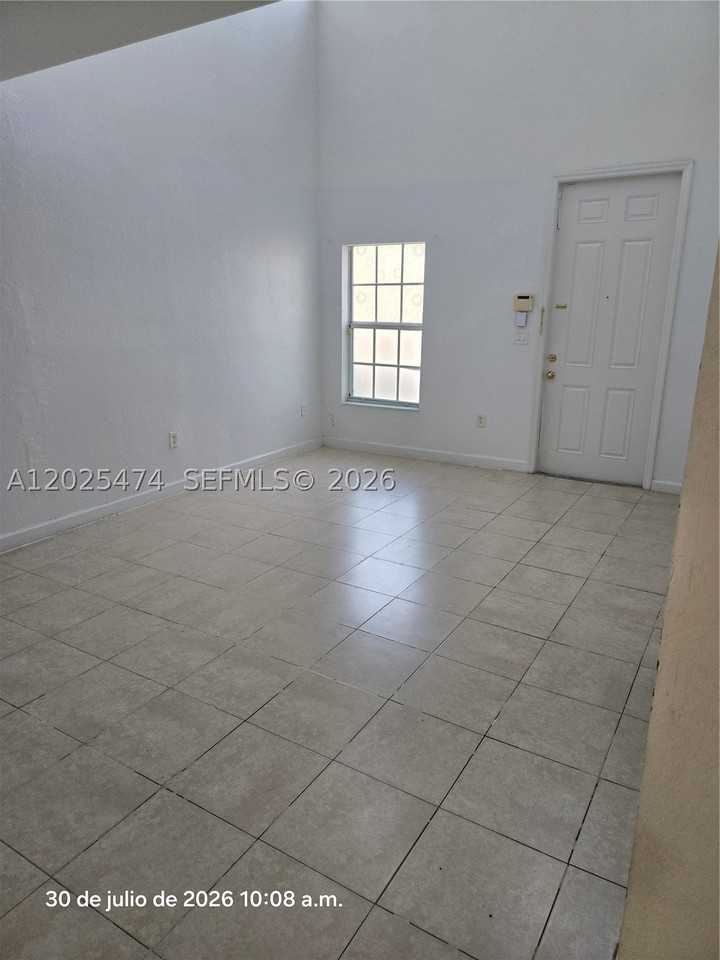 4136 Ne 24th St #4136 - Photo 3 of 15