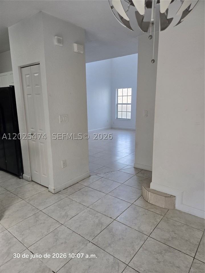 4136 Ne 24th St #4136 - Photo 6 of 15