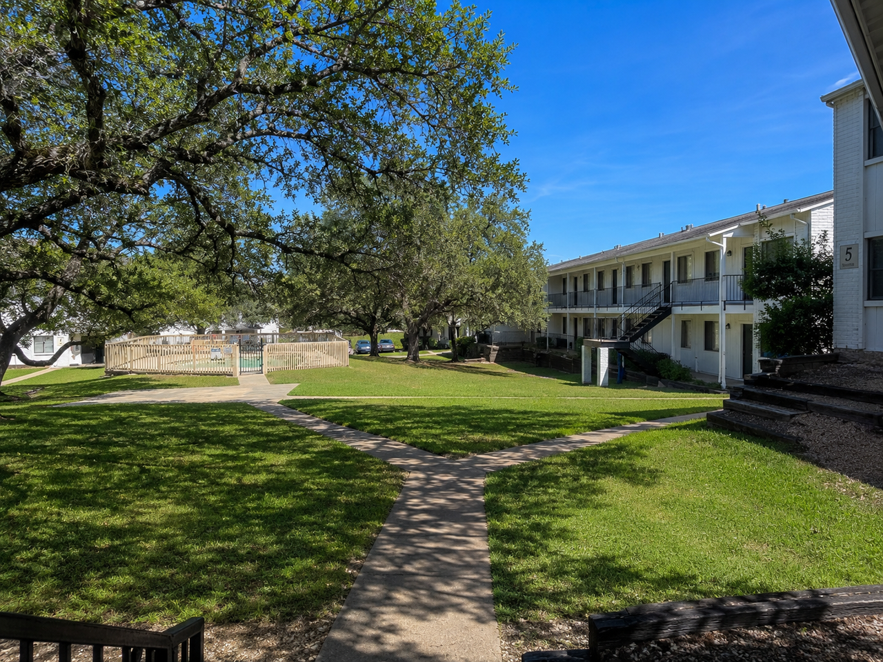 Southland Apartments - Photo 5 of 50