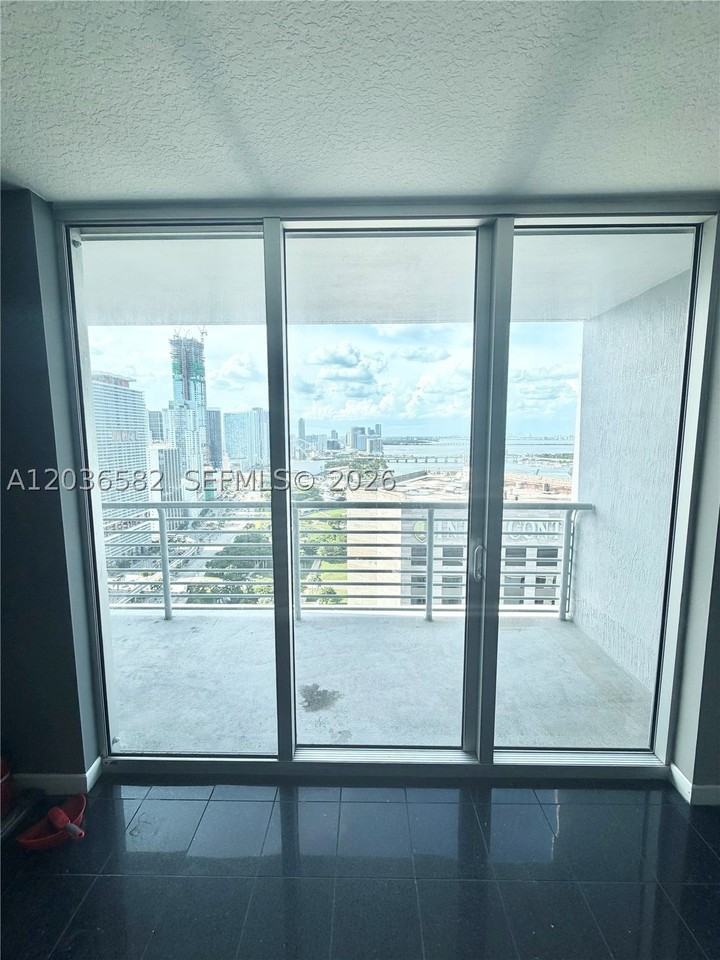 335 Biscayne Blvd #4200 - Photo 6 of 37