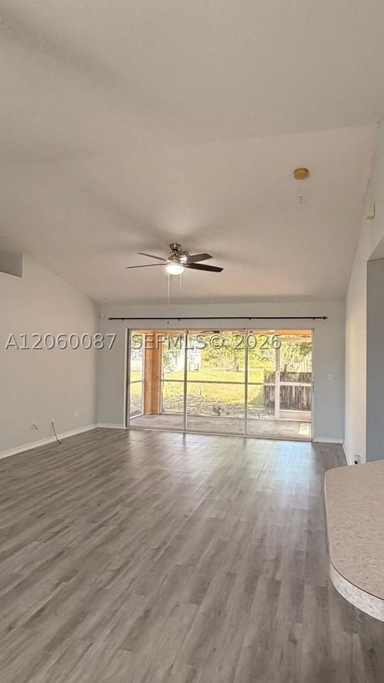 507 Peerless Cir - Photo 4 of 17