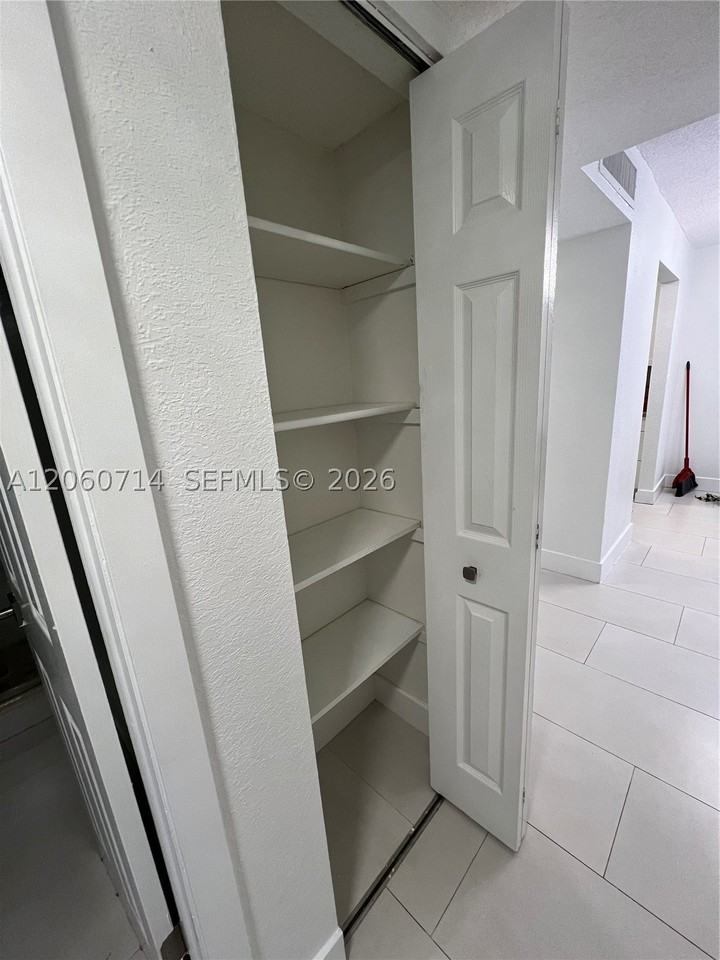 9520 Sw 8th St #118 - Photo 4 of 35