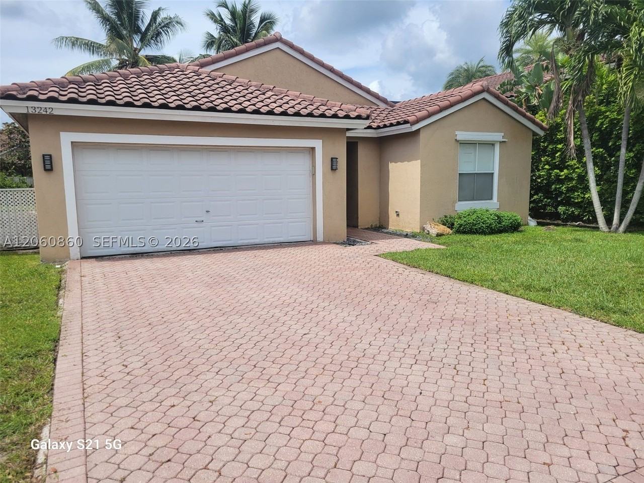 13242 Sw 146th St #13242 - Photo 3 of 30