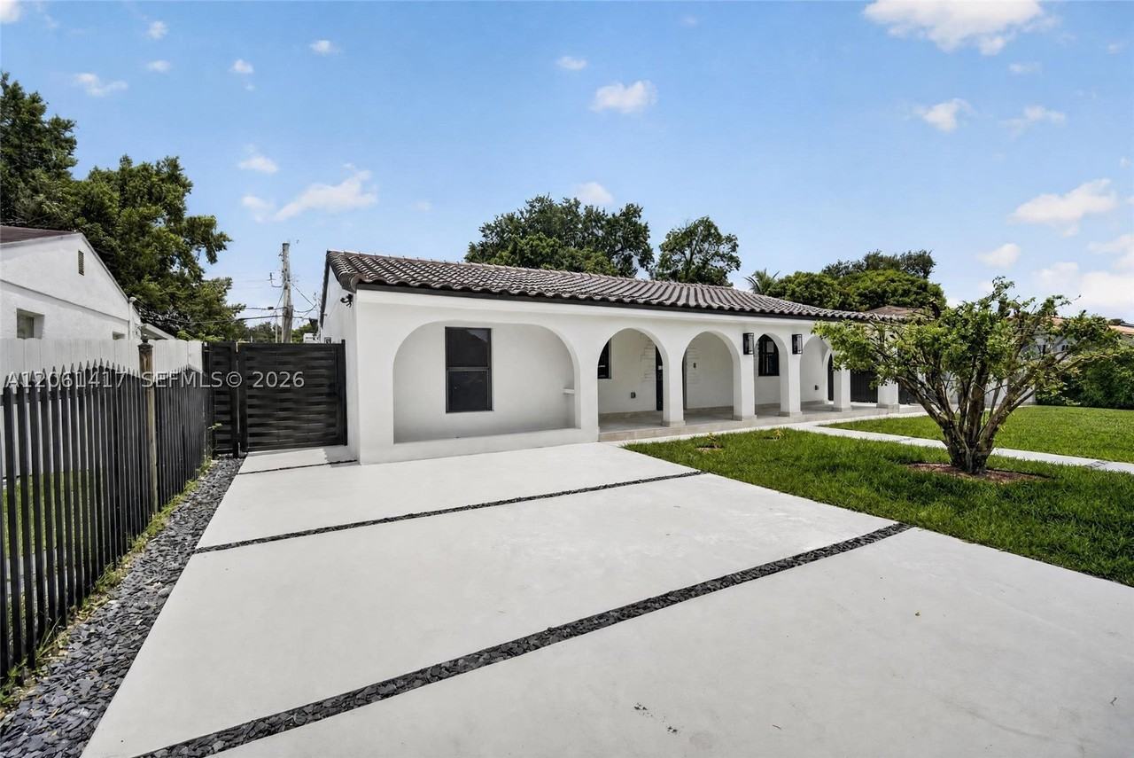 1011 Nw 30th Ct #2 - Photo 5 of 22