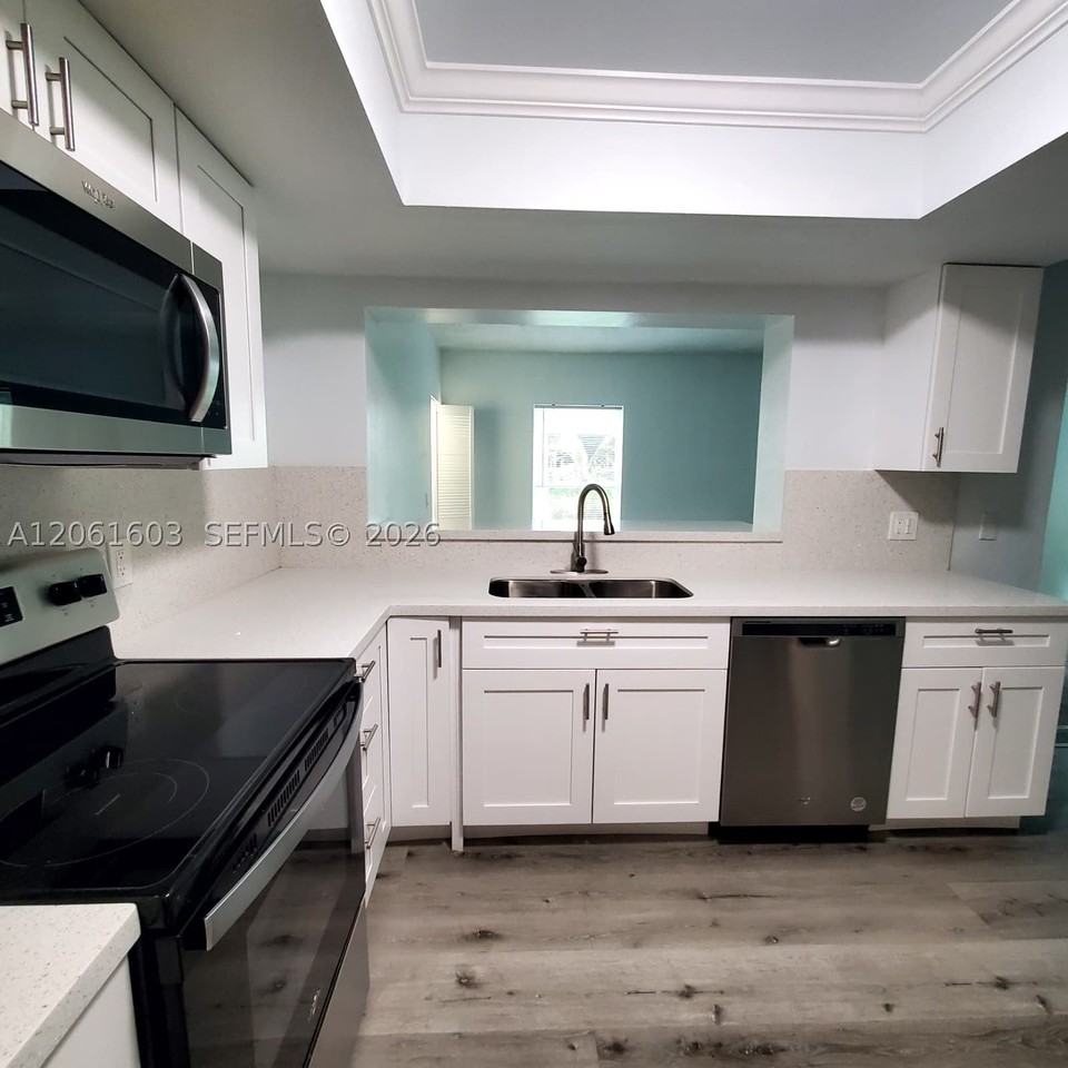9740 Nw 25th St - Photo 3 of 26