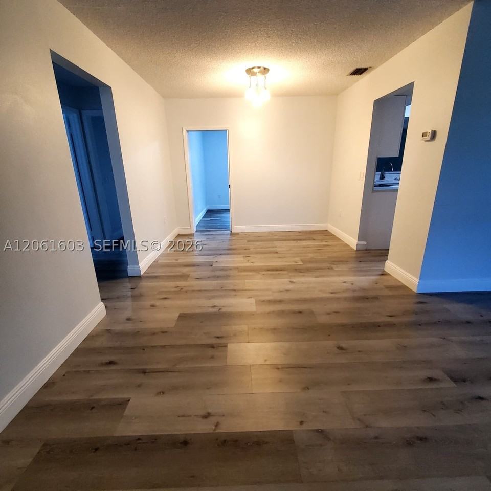 9740 Nw 25th St - Photo 7 of 26