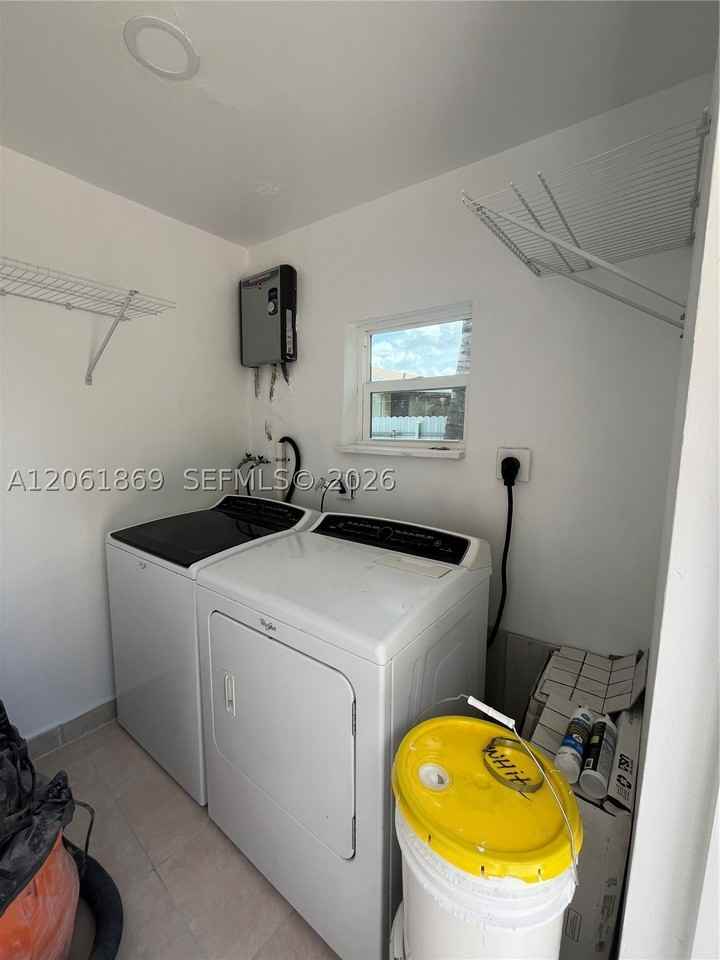 1160 Nw 105th St #1160 - Photo 4 of 10