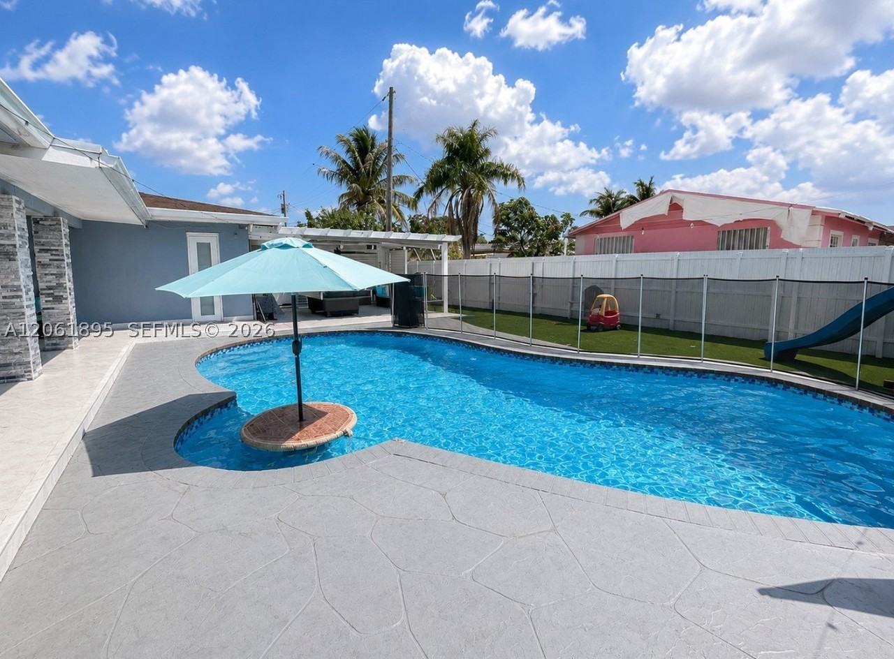 7190 Sw 13th St #1 - Photo 5 of 18