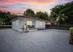 1021 Nw 37th Ave - Photo 1 of 1