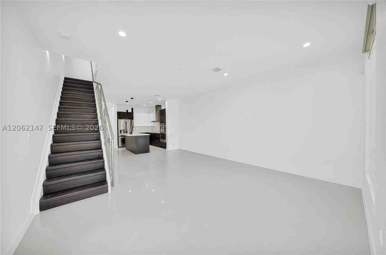 6310 Nw 103rd Pl #201 - Photo 4 of 50