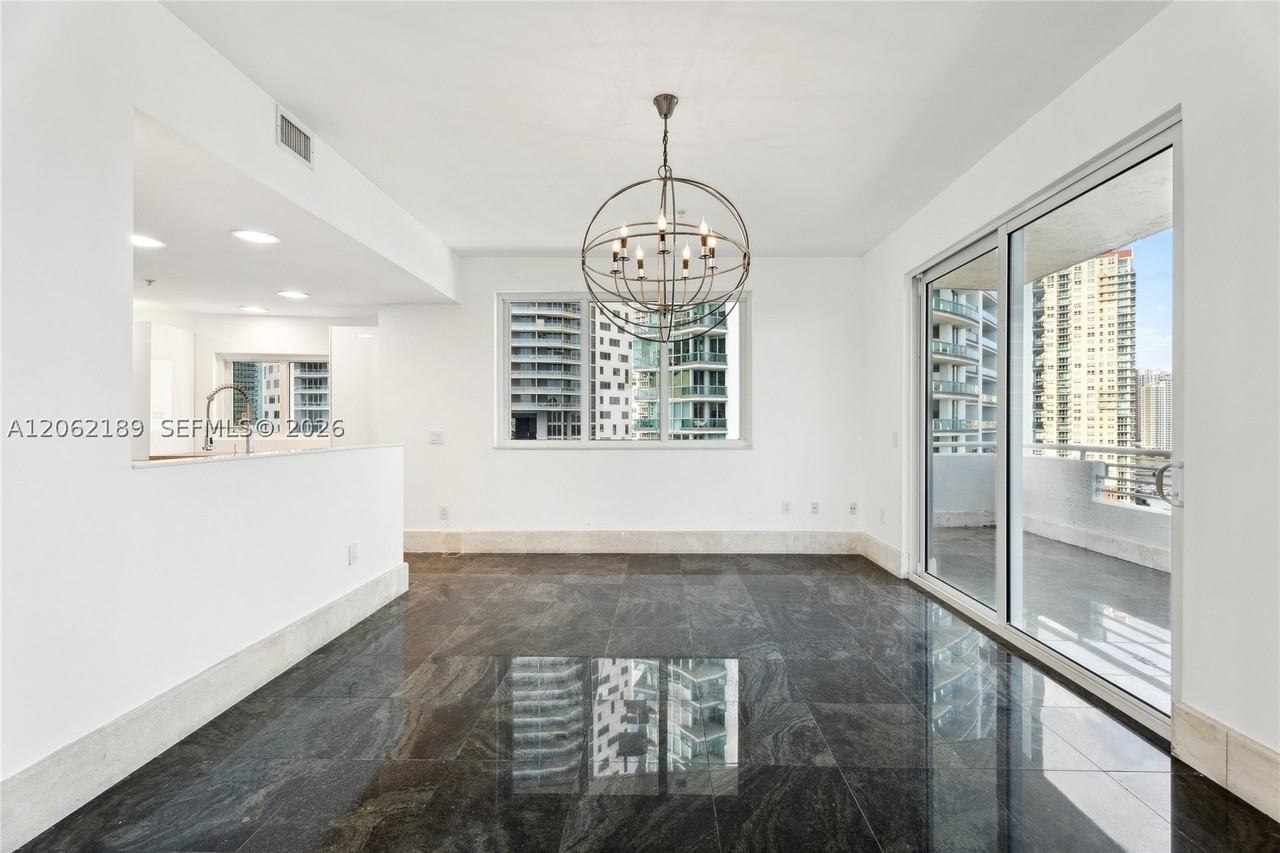 1402 Brickell Bay Dr #1601 - Photo 4 of 25