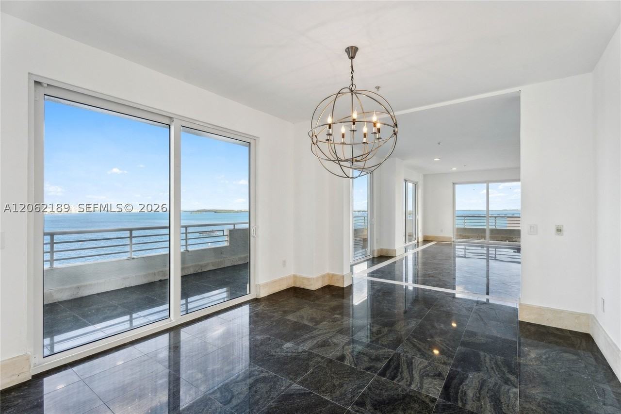 1402 Brickell Bay Dr #1601 - Photo 5 of 25