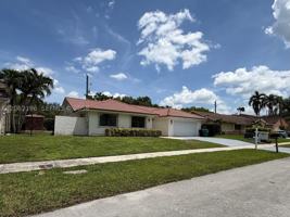 featured image of 11405 Sw 112th Ter #1