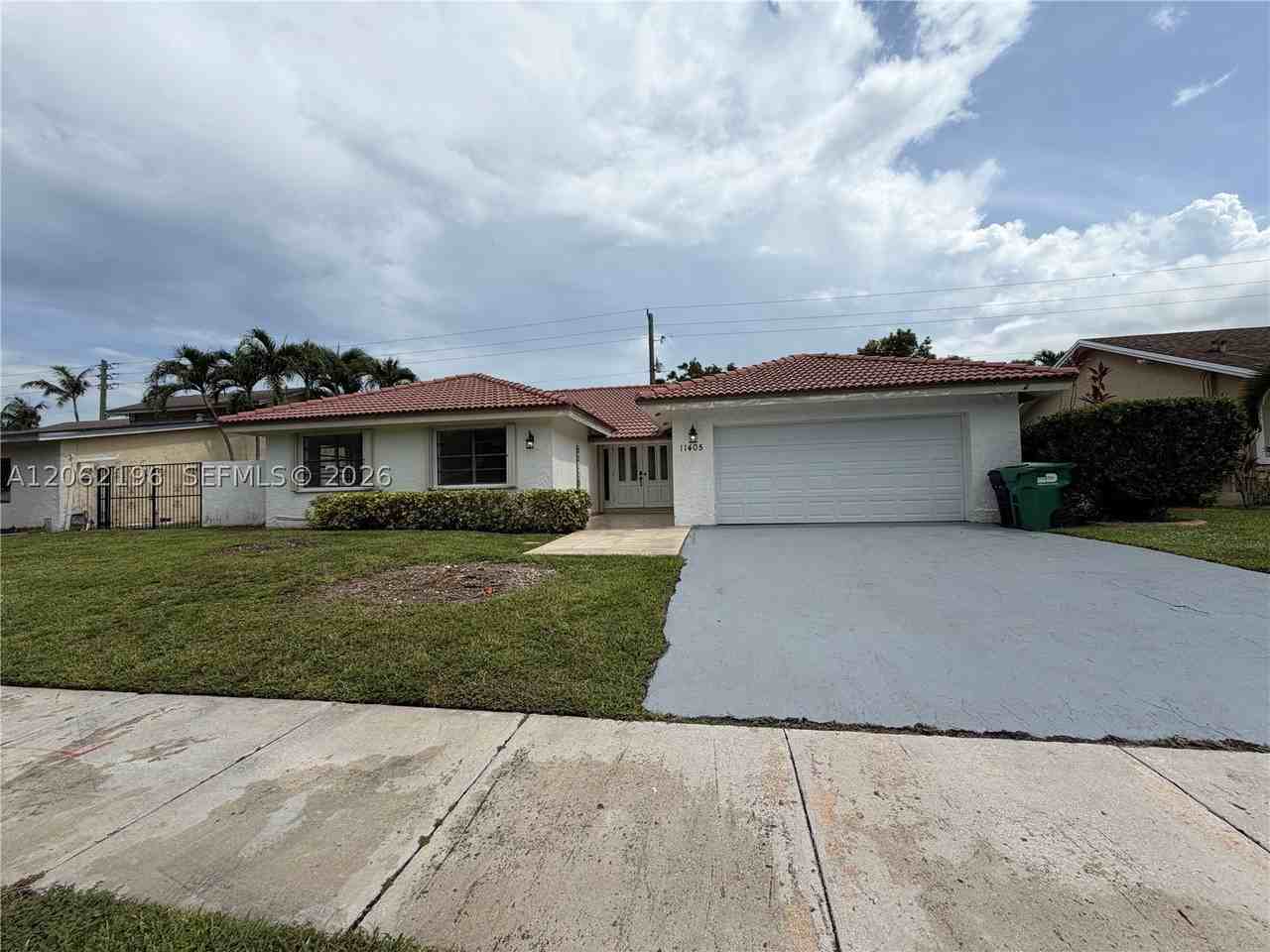 11405 Sw 112th Ter #1 - Photo 2 of 27