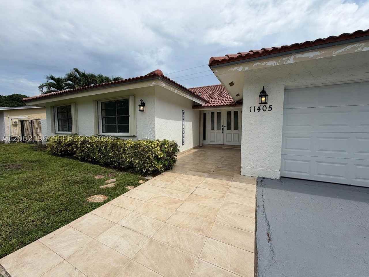 11405 Sw 112th Ter #1 - Photo 3 of 27