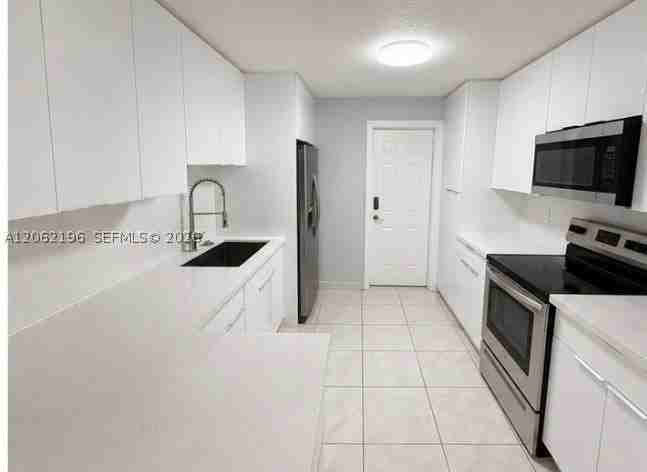 11405 Sw 112th Ter #1 - Photo 6 of 27
