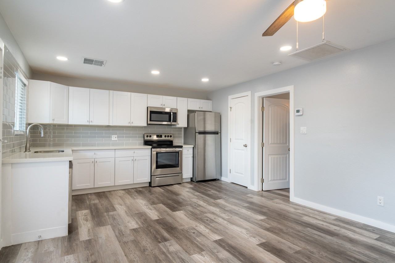 1421 S Rita Ln #2 - Photo 2 of 8