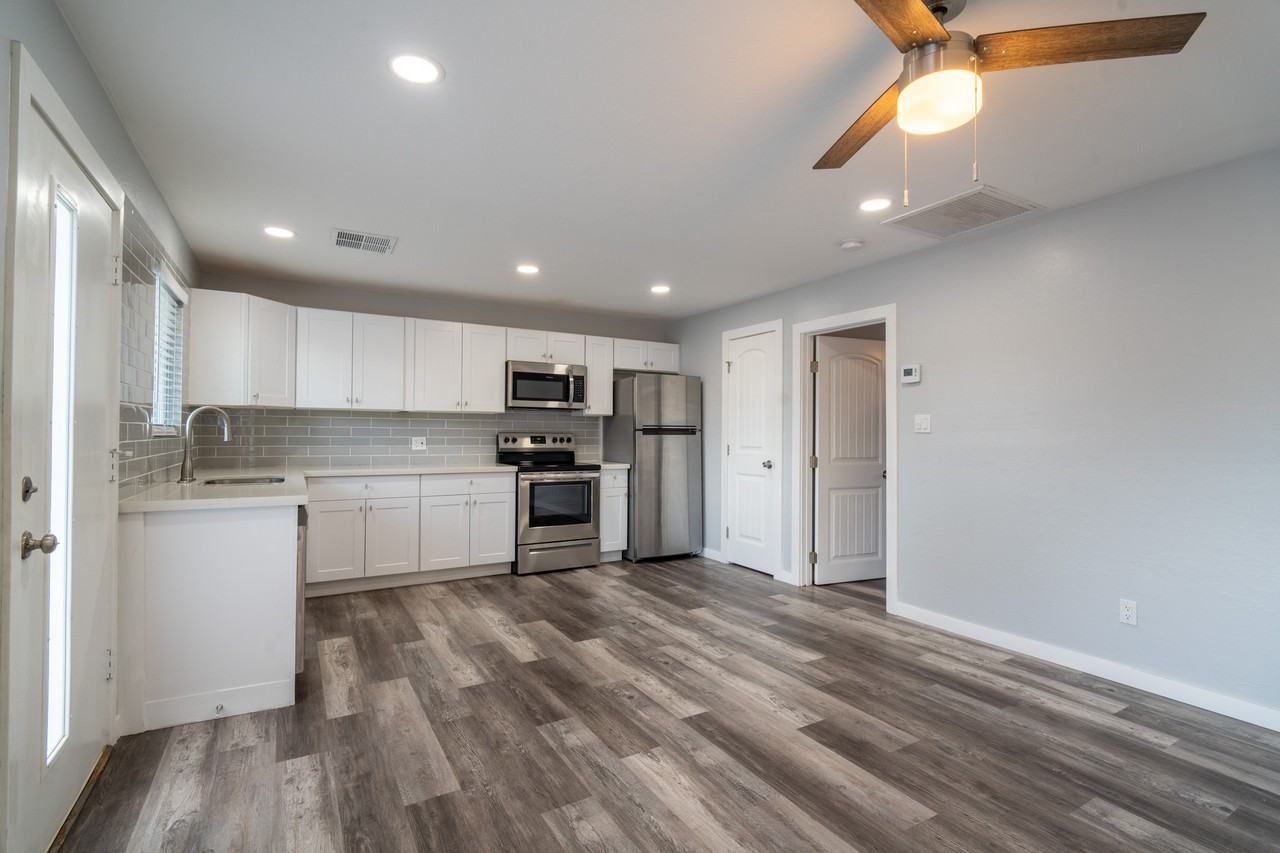 1421 S Rita Ln #2 - Photo 3 of 8