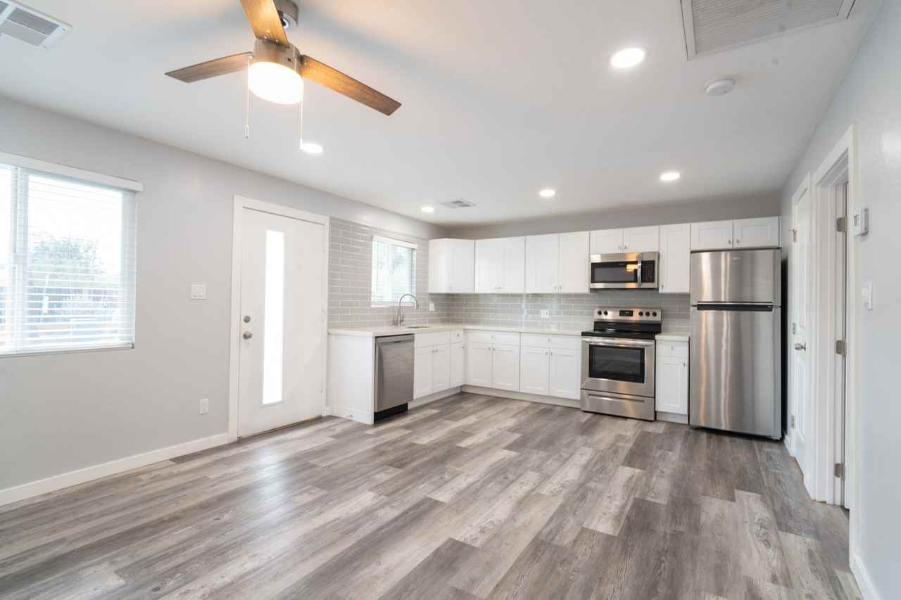 1421 S Rita Ln #2 - Photo 4 of 8