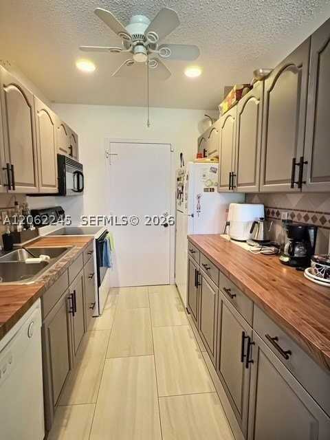 2270 Ne 68th St #1906 - Photo 5 of 20