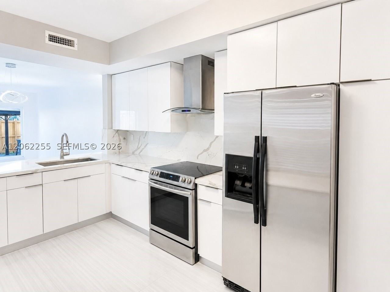 9879 Sw 118th Pl #0 - Photo 4 of 14