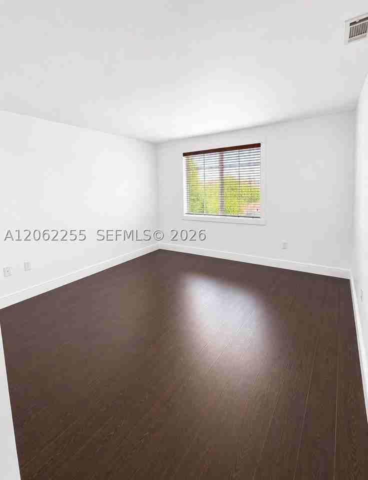 9879 Sw 118th Pl #0 - Photo 5 of 14
