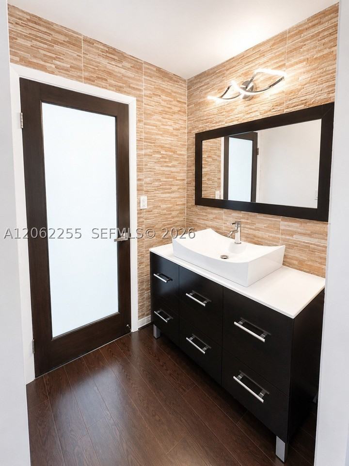 9879 Sw 118th Pl #0 - Photo 7 of 14
