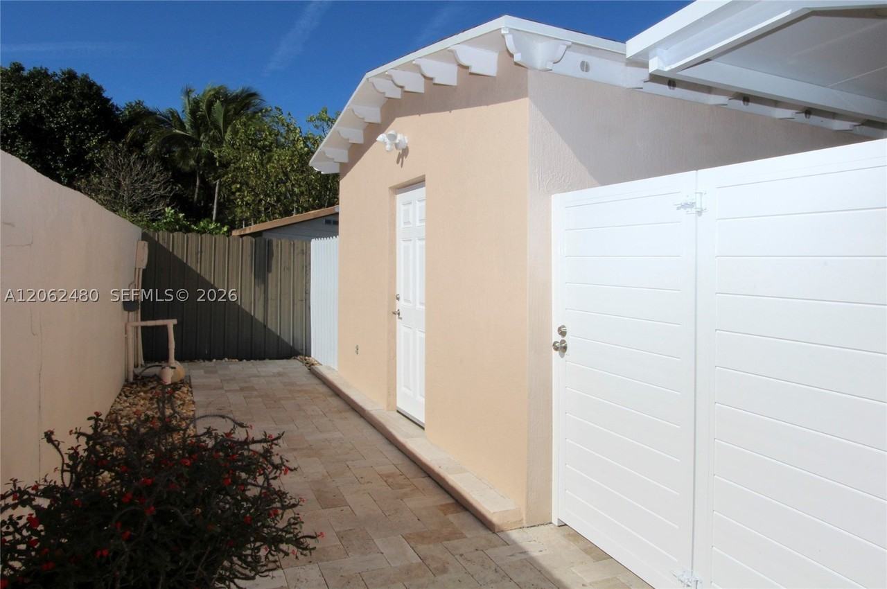 13797 Sw 20th St - Photo 4 of 11