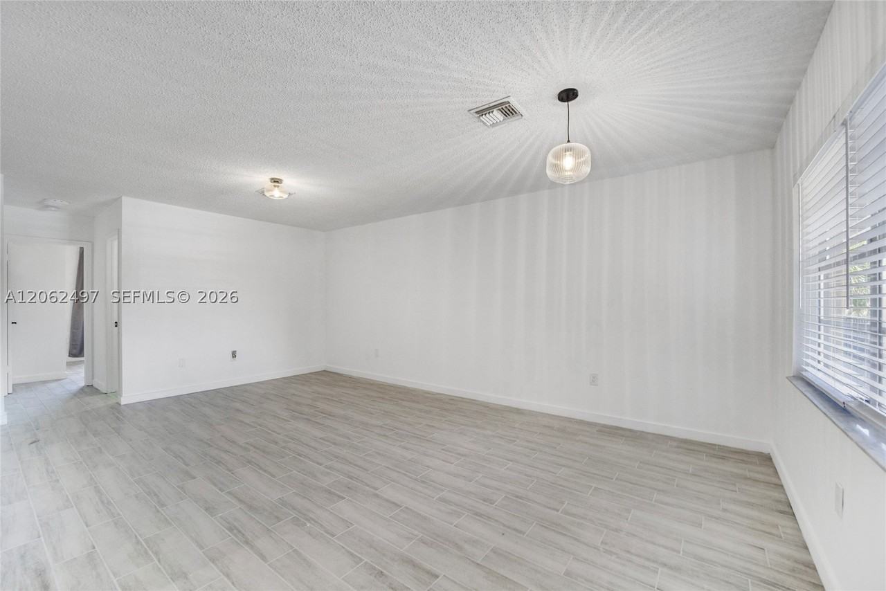 15391 S Dixie Hwy #61 - Photo 5 of 12