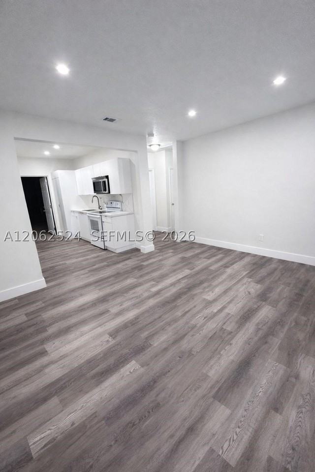 2931 Nw 47th St #3 - Photo 6 of 8