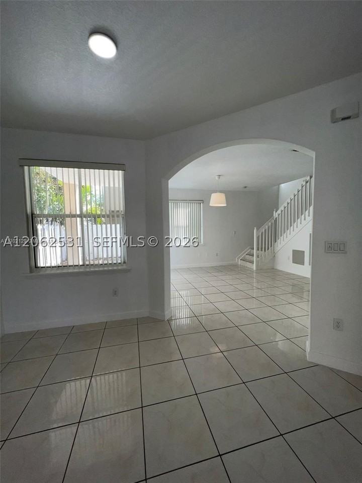 4847 Nw 108th Ct - Photo 4 of 19