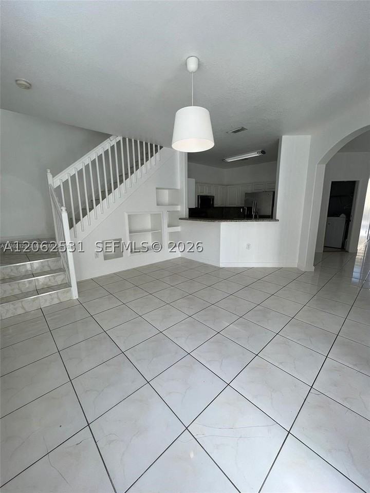 4847 Nw 108th Ct - Photo 6 of 19